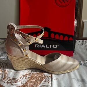 Rialto Wedges Size 7.5